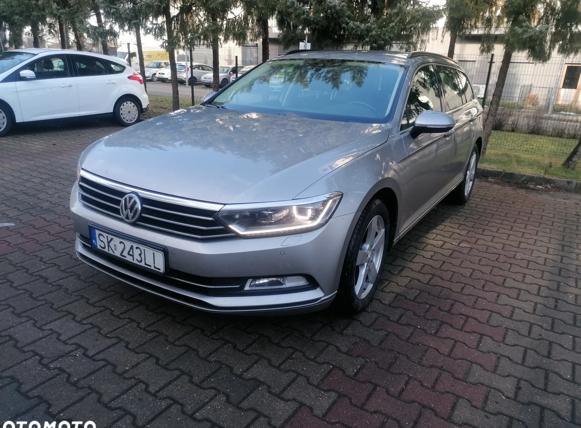 Volkswagen Passat cena 49000 przebieg: 259200, rok produkcji 2017 z Katowice małe 92